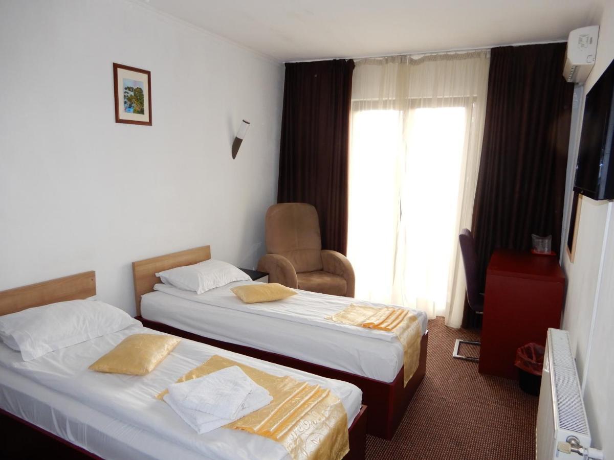 Rhc Royal Hotel Oradea Eksteriør billede