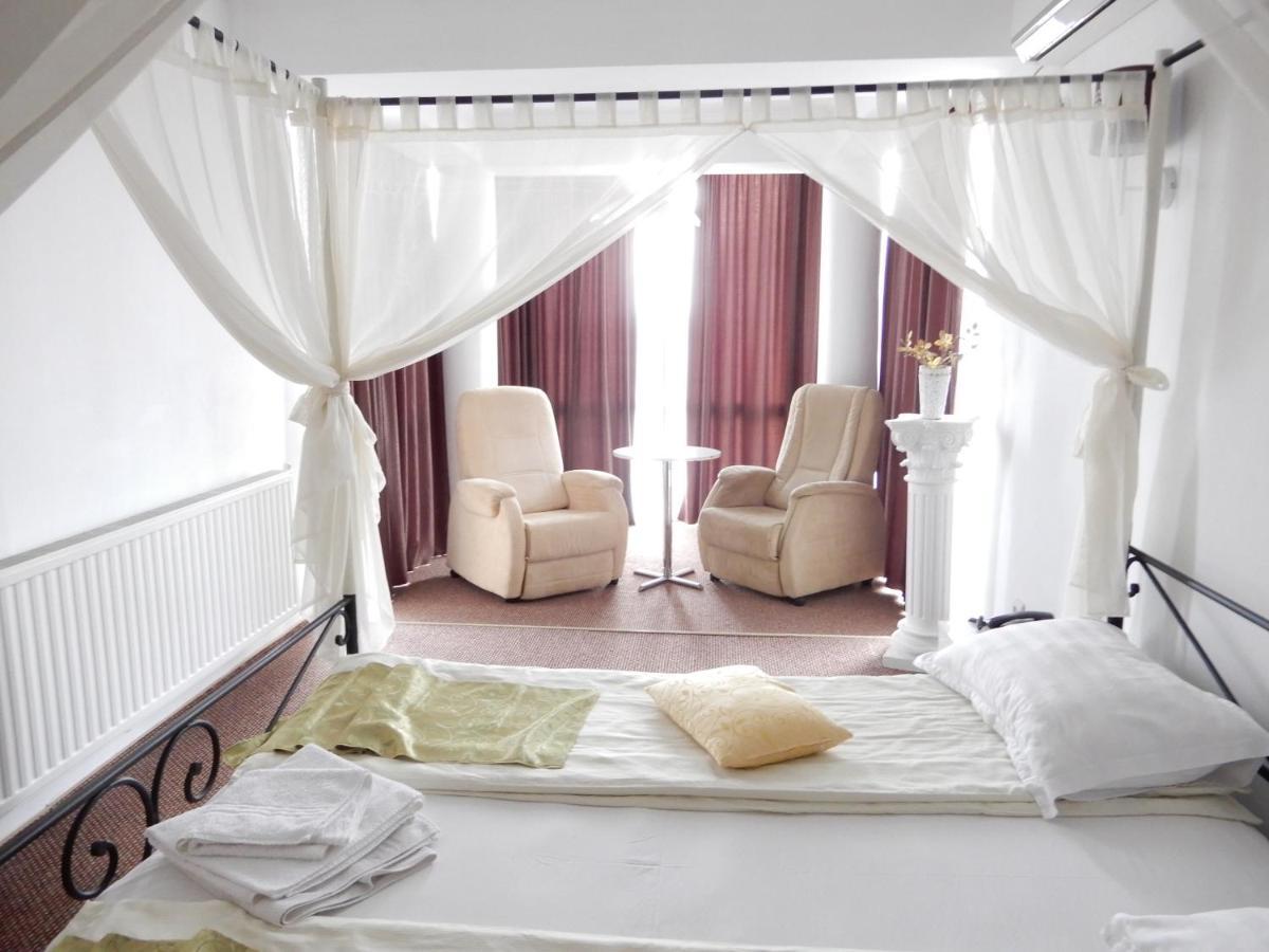 Rhc Royal Hotel Oradea Eksteriør billede