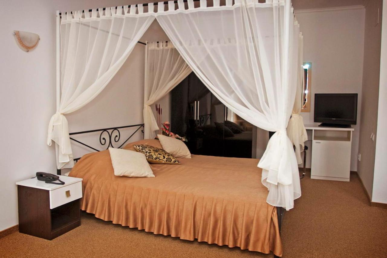 Rhc Royal Hotel Oradea Eksteriør billede