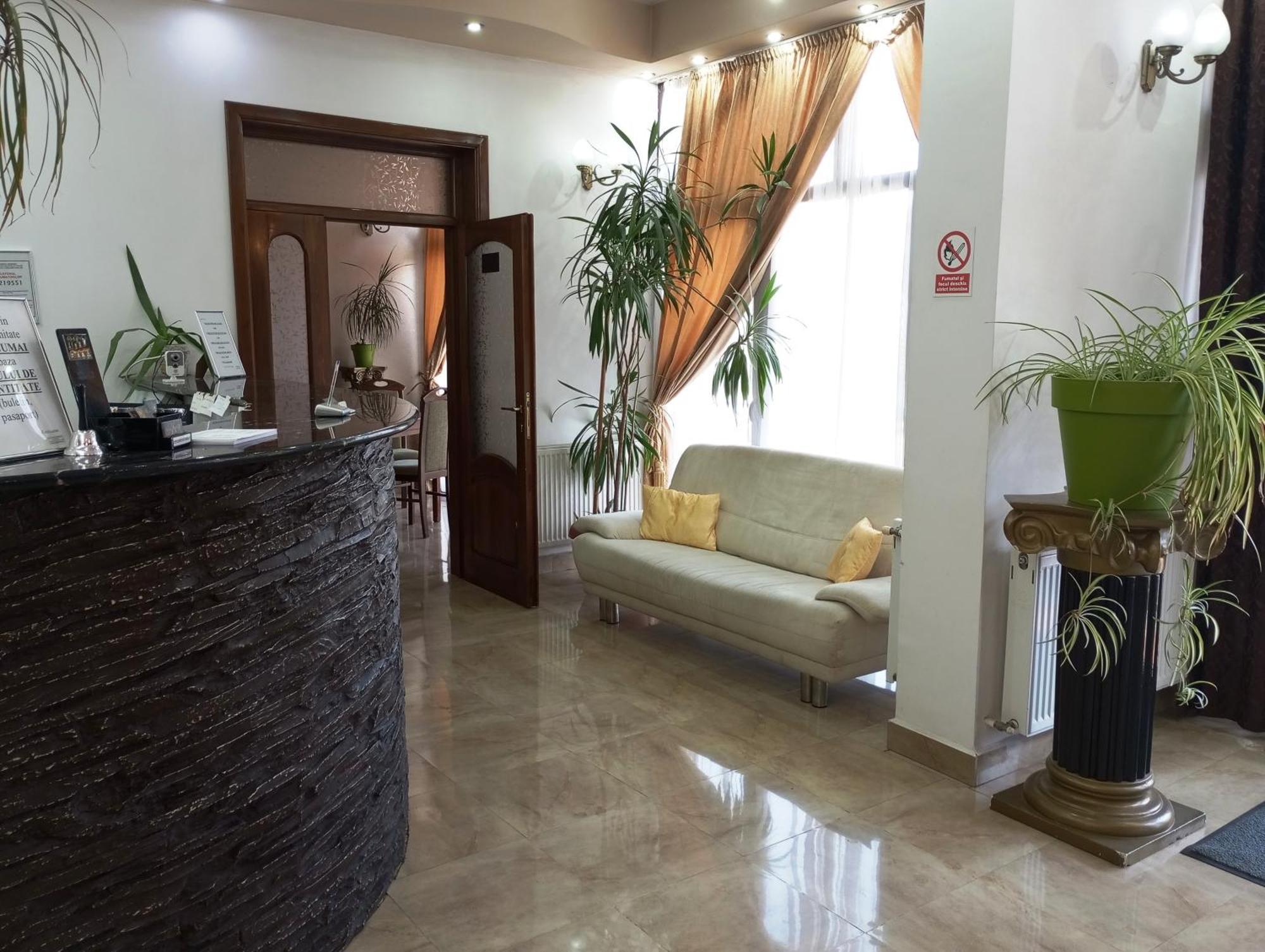 Rhc Royal Hotel Oradea Eksteriør billede