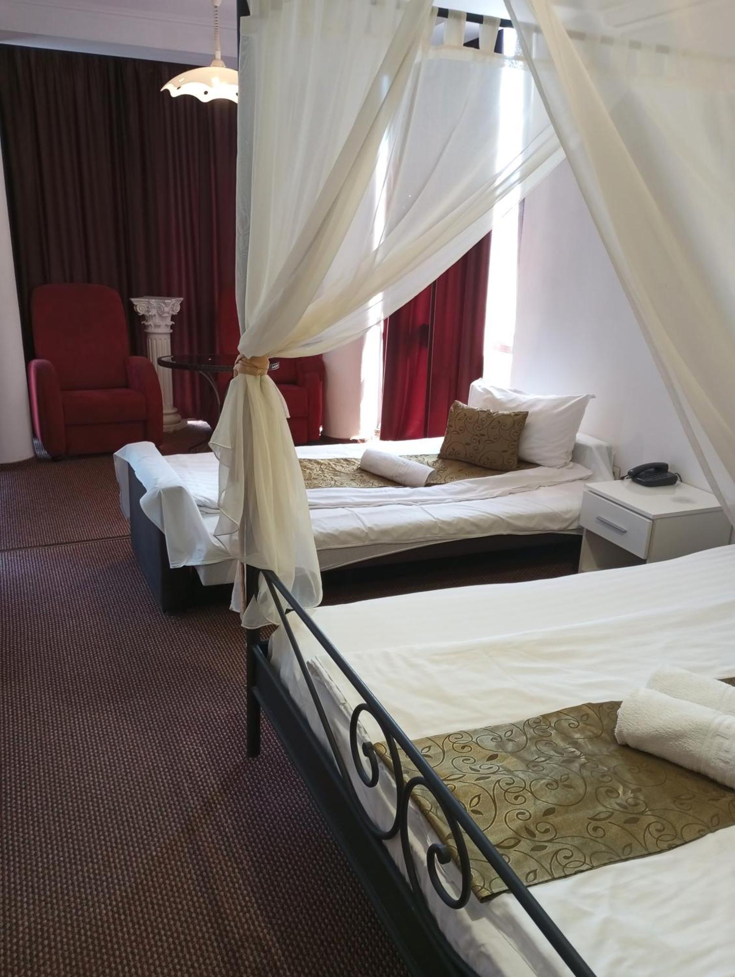 Rhc Royal Hotel Oradea Eksteriør billede