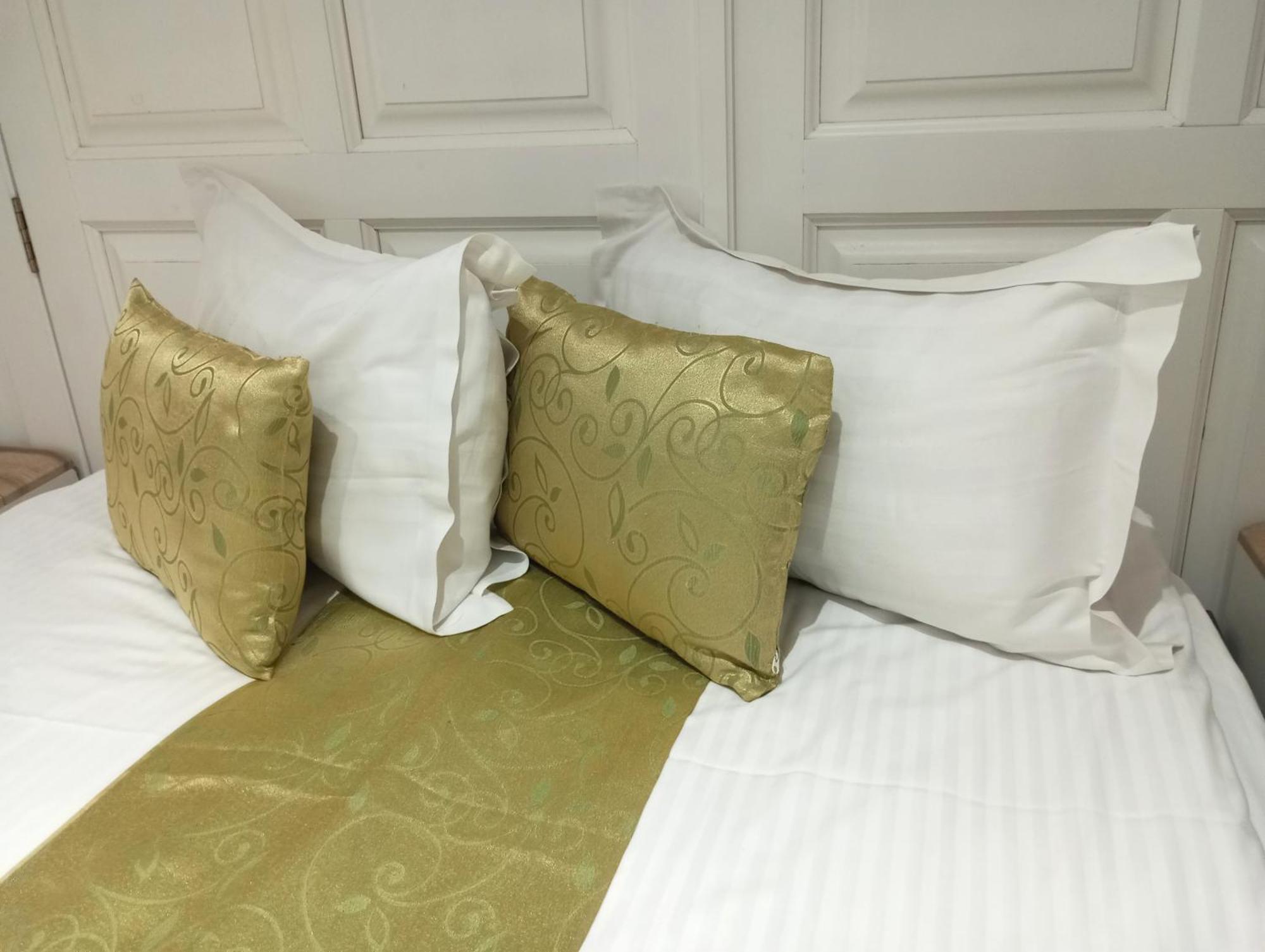 Rhc Royal Hotel Oradea Eksteriør billede