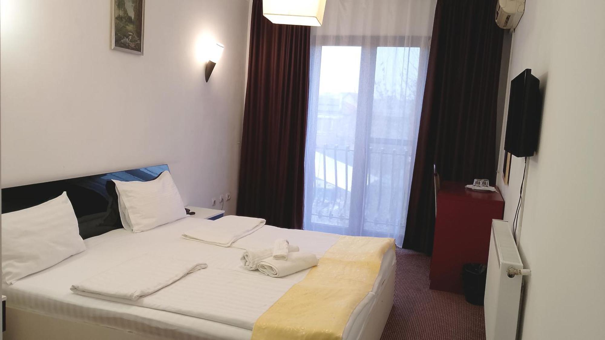 Rhc Royal Hotel Oradea Eksteriør billede