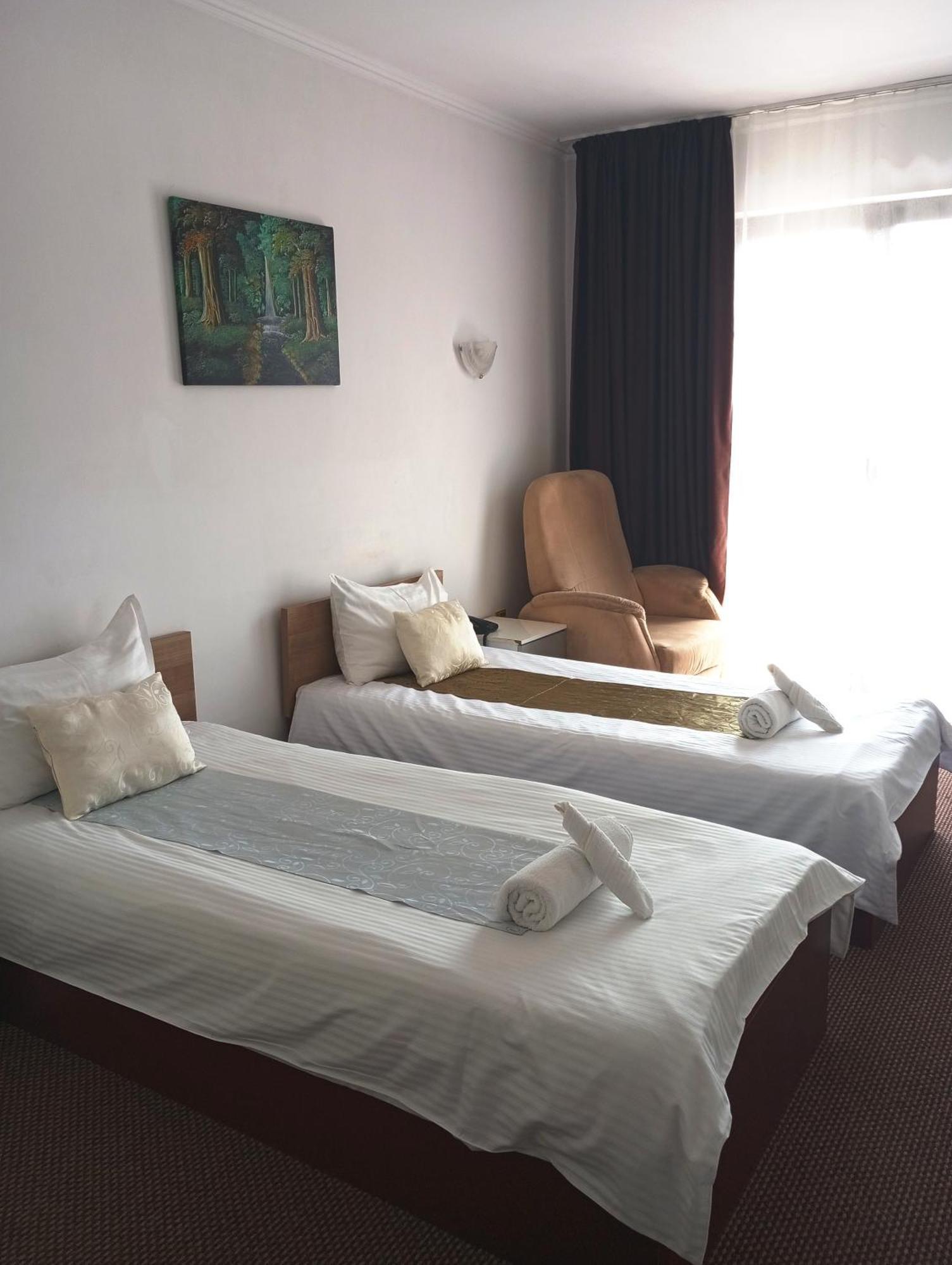 Rhc Royal Hotel Oradea Eksteriør billede