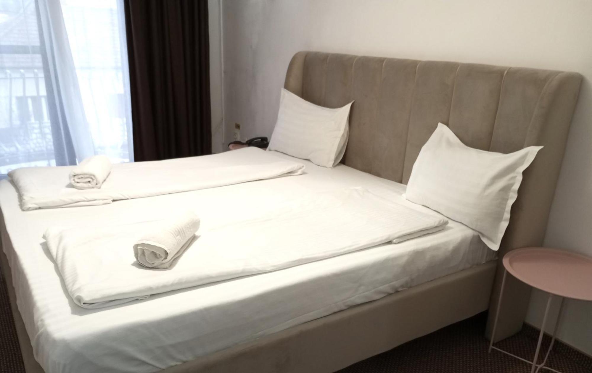 Rhc Royal Hotel Oradea Eksteriør billede