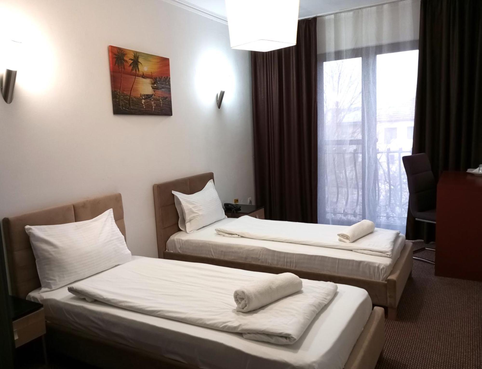 Rhc Royal Hotel Oradea Eksteriør billede