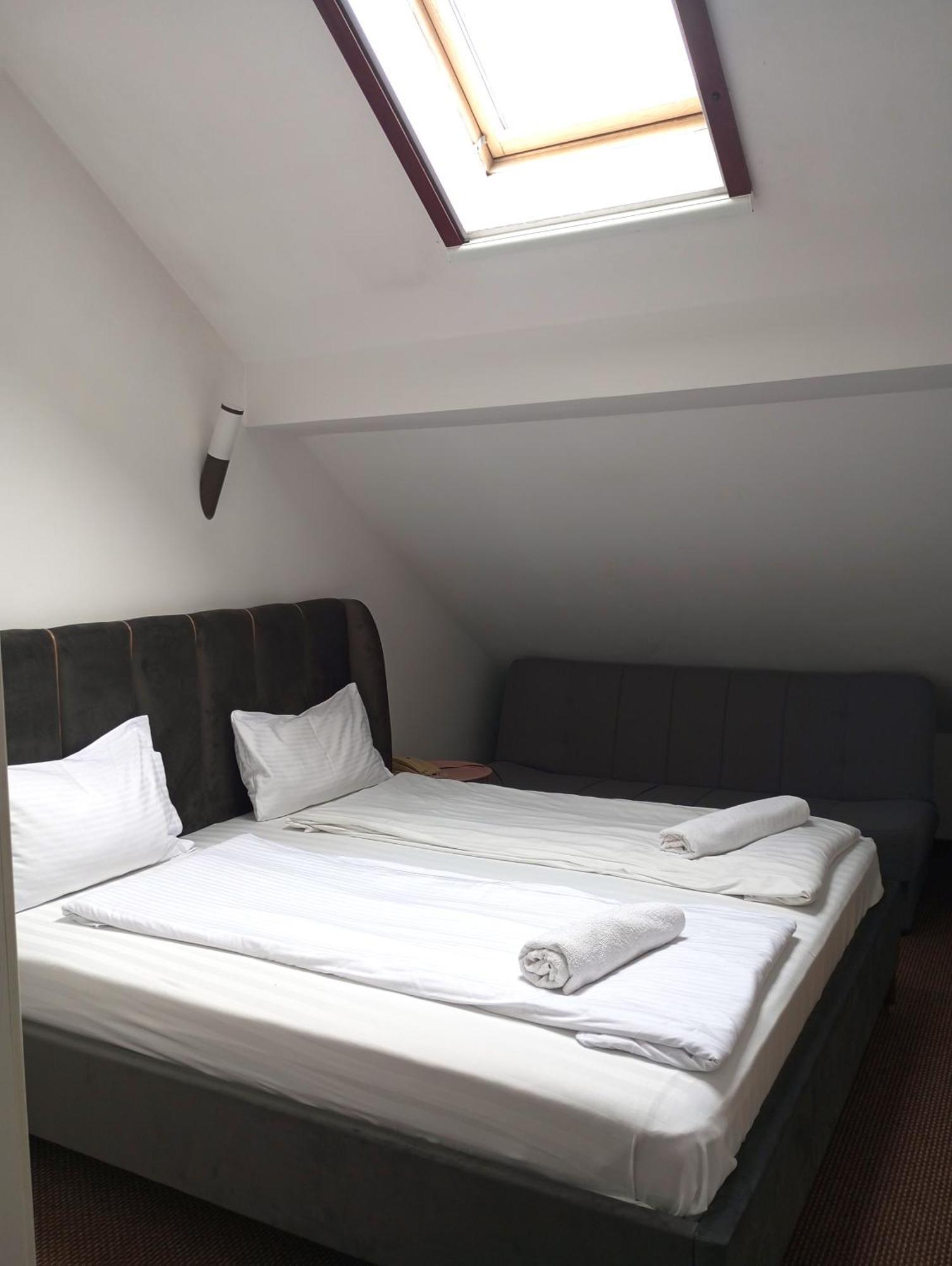 Rhc Royal Hotel Oradea Eksteriør billede
