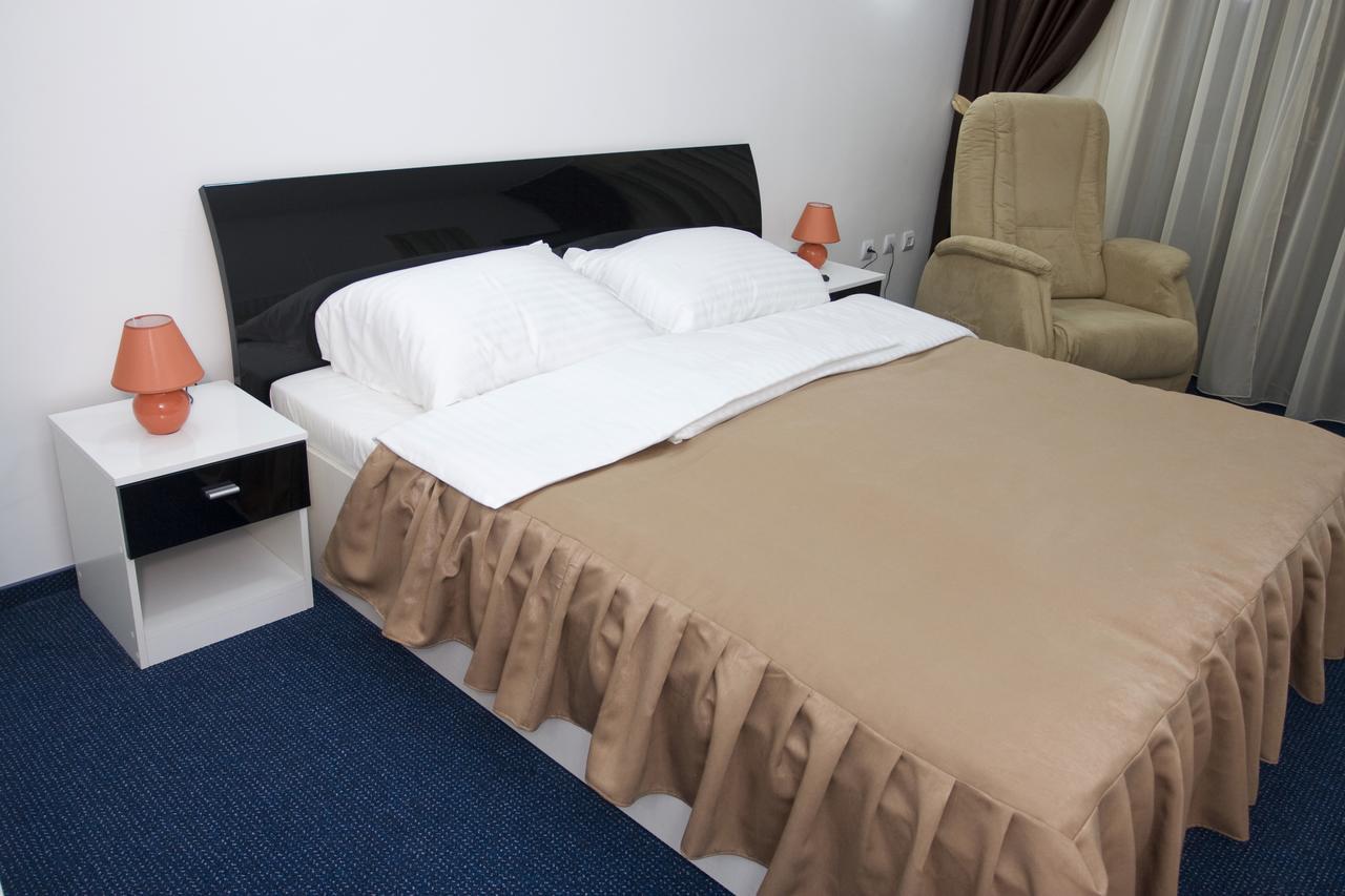 Rhc Royal Hotel Oradea Værelse billede